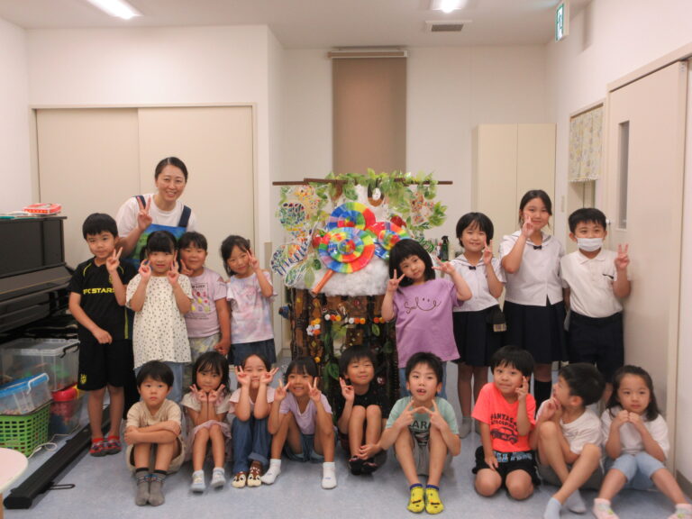 『森のなかのすてきなおかしのいえ』