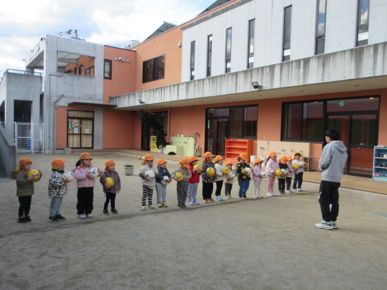 お友だちになろう⚽(３歳児)