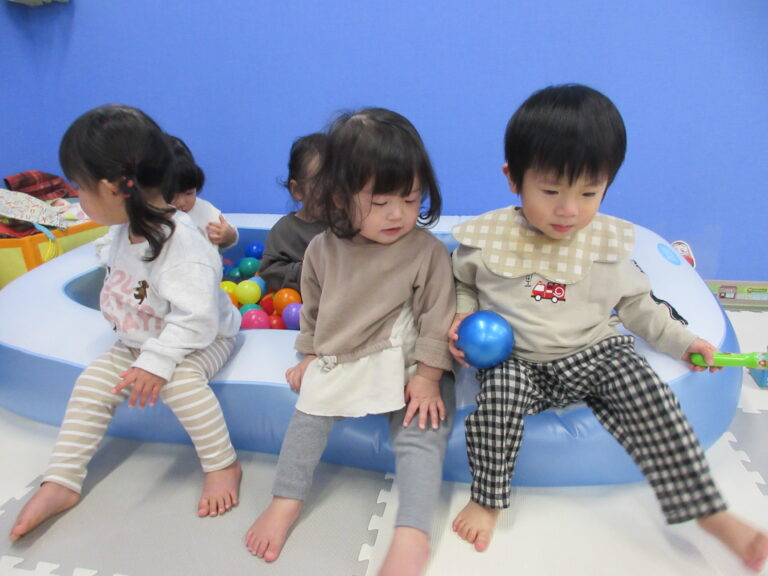 ボール、だ～いすき💖(０歳児)